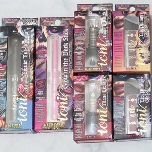 Ioni Dia De Los Muertos Liner, Teal Eyeshadow, Lip Plumper Gloss, Matte Lipstick